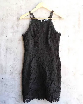 Ashlyn Sleeveless Lace Bodycon Dress in Black