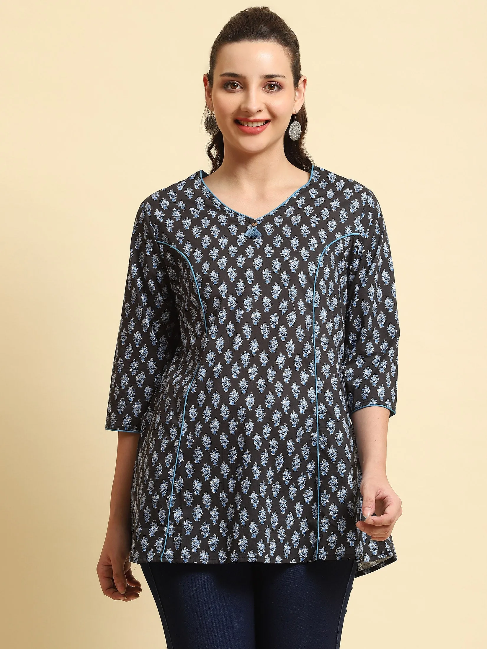 Women Black Floral Printed Tunic