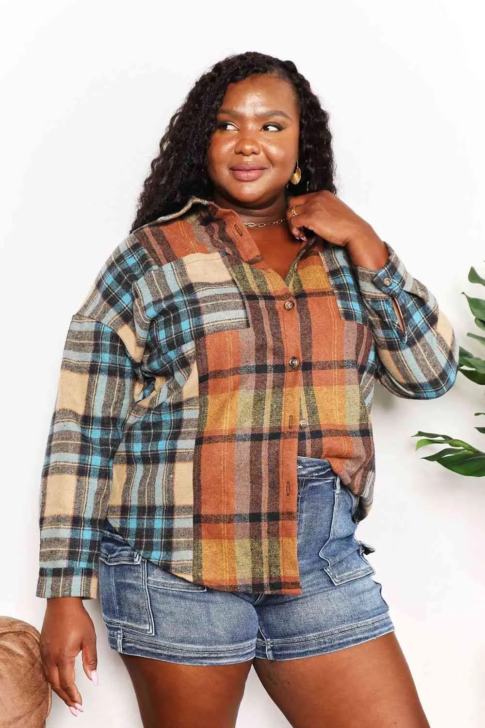 Women's Double Take Plaid Curved Hem Shirt Jacket with Breast Pockets