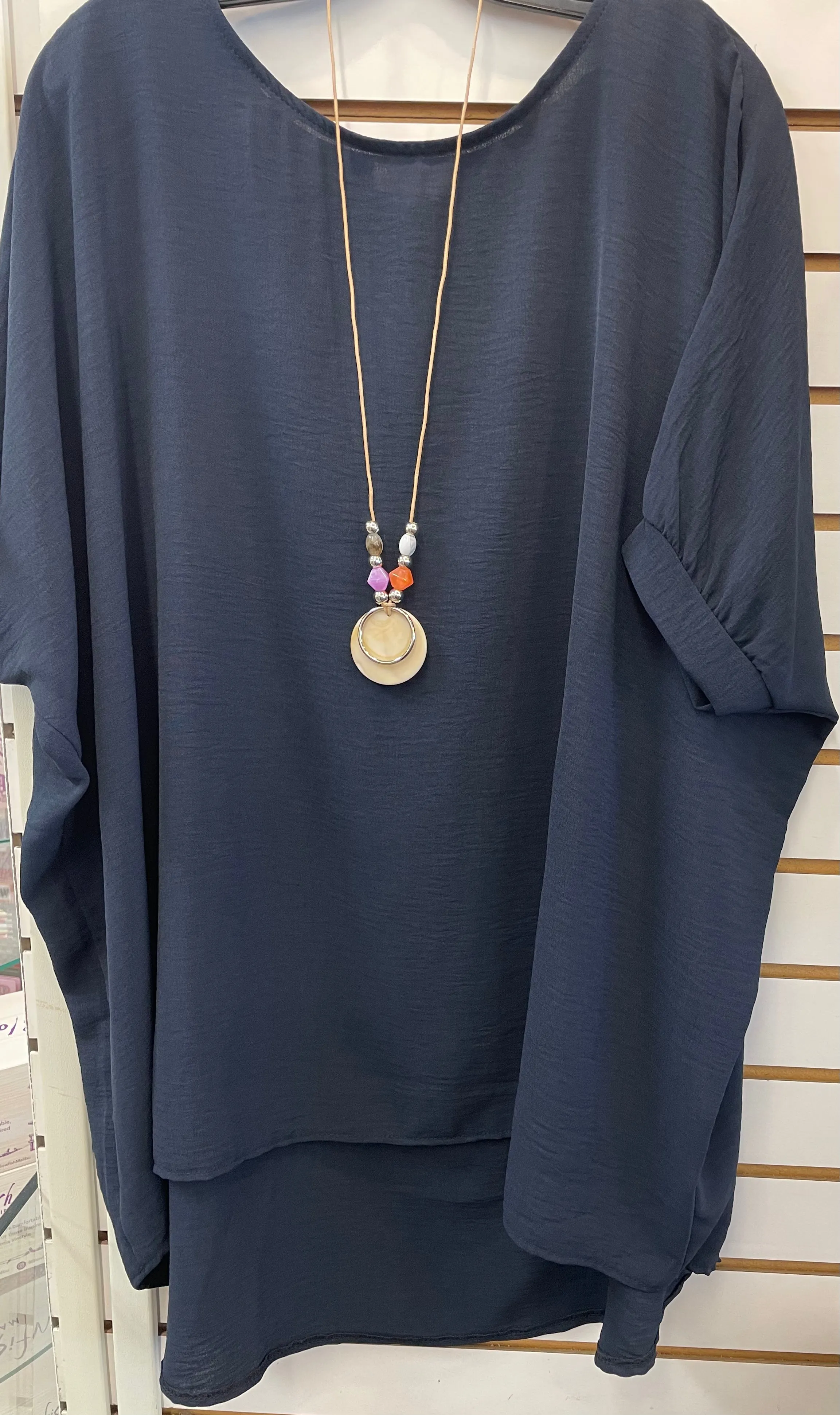 Yolly Tunic Top With Necklace